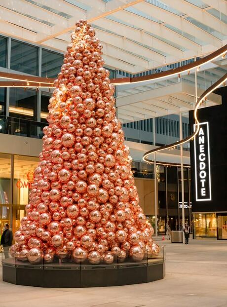 Bauble tree, input photograph